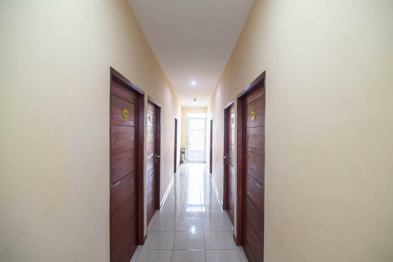 Sentosa Guest House Pontianak Exterior photo